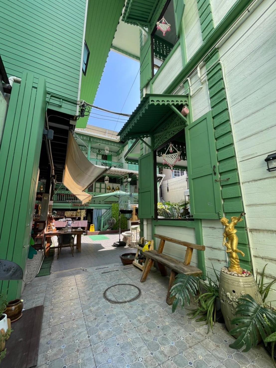 Green Teak House Bangkok Extérieur photo