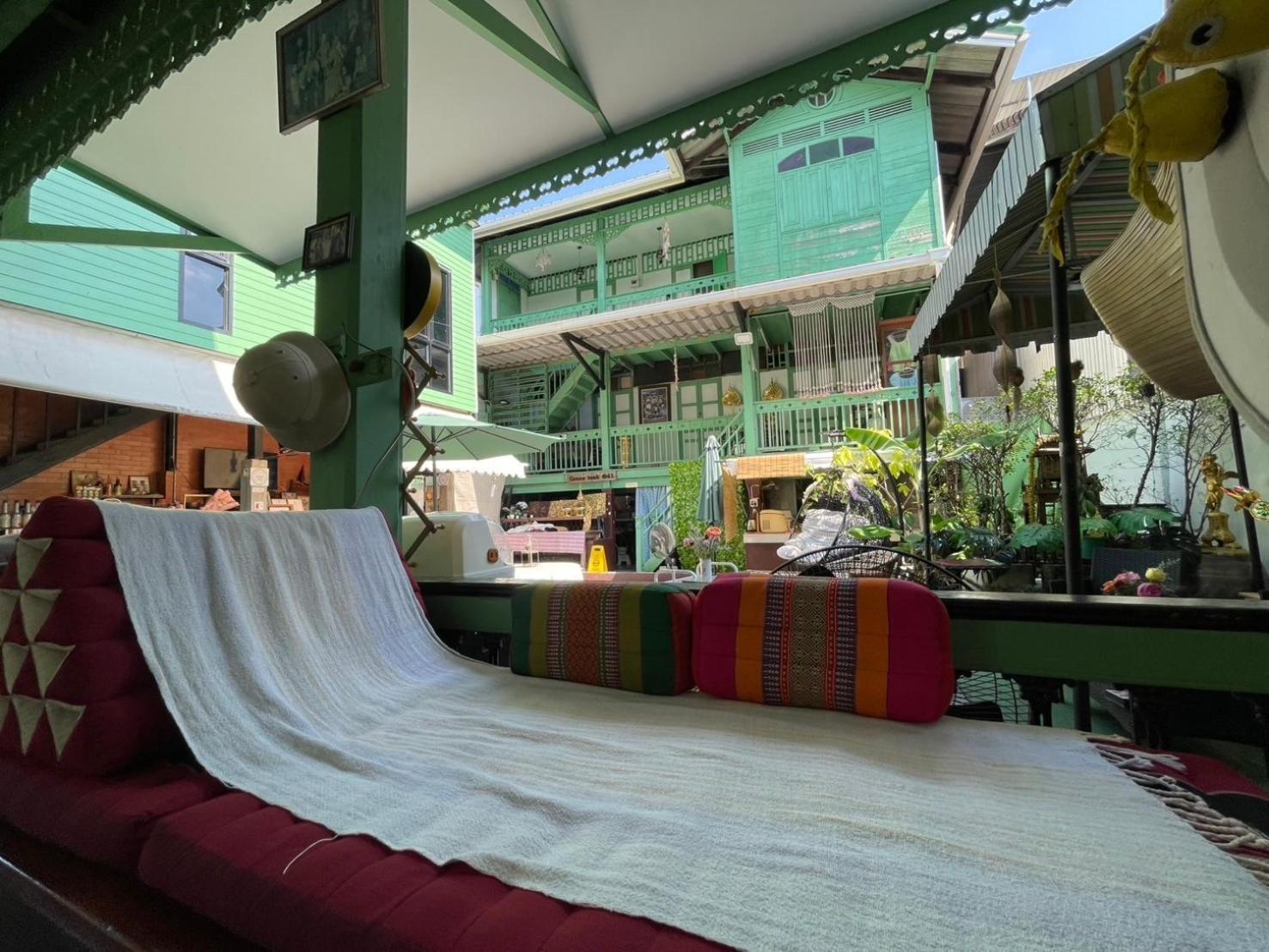 Green Teak House Bangkok Extérieur photo