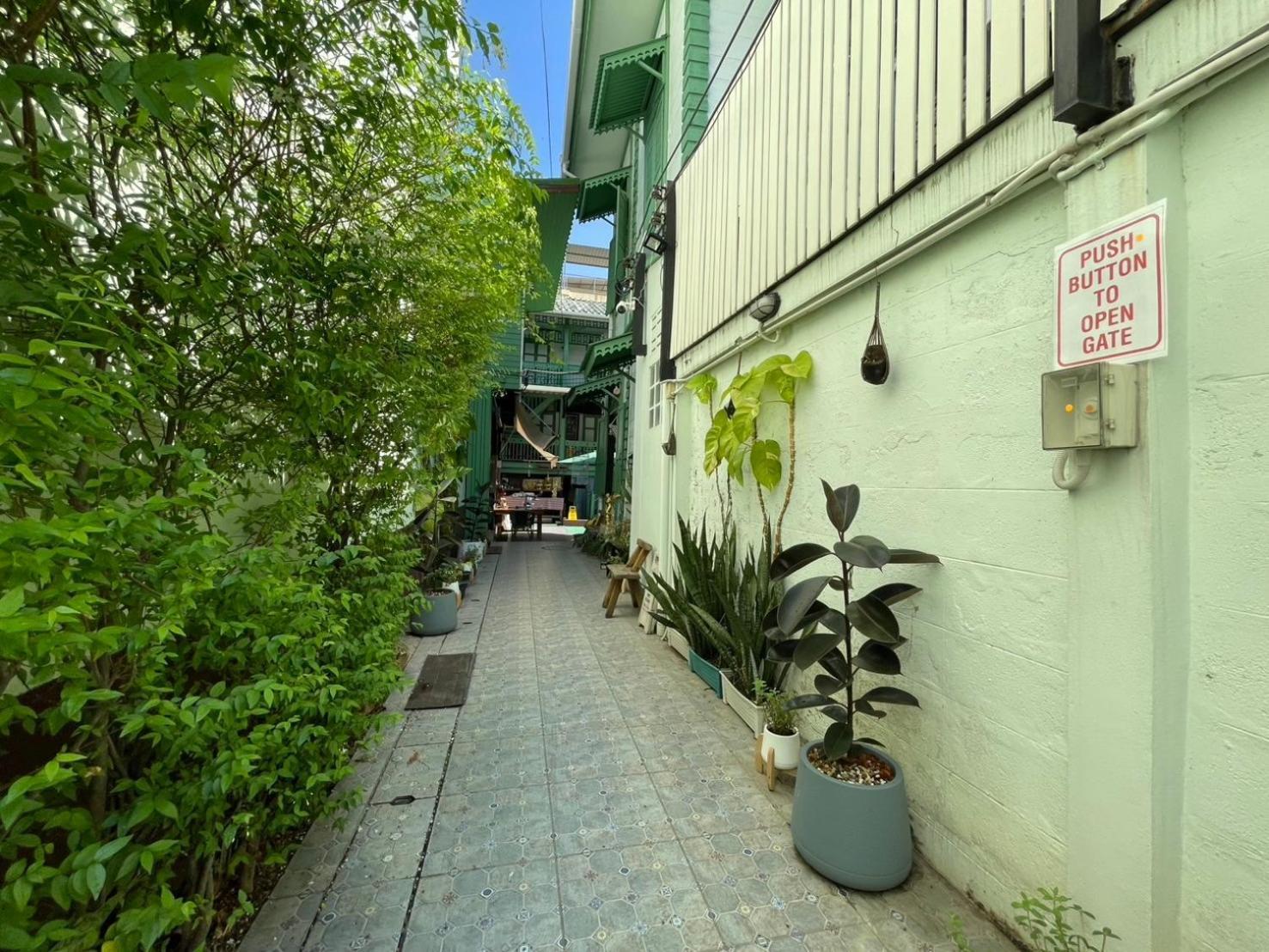 Green Teak House Bangkok Extérieur photo