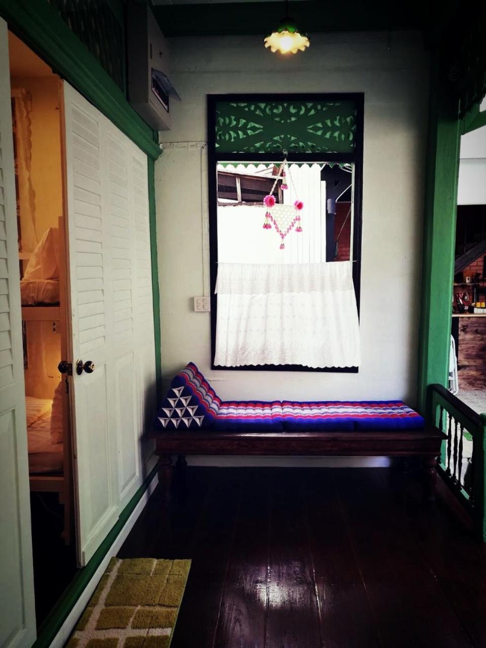 Green Teak House Bangkok Extérieur photo